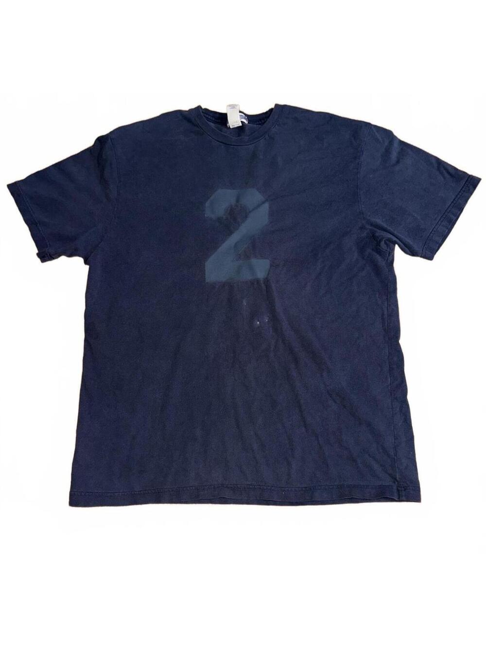 Vintage Gap Large Navy Blue T-Shirt with Number 2 Print
